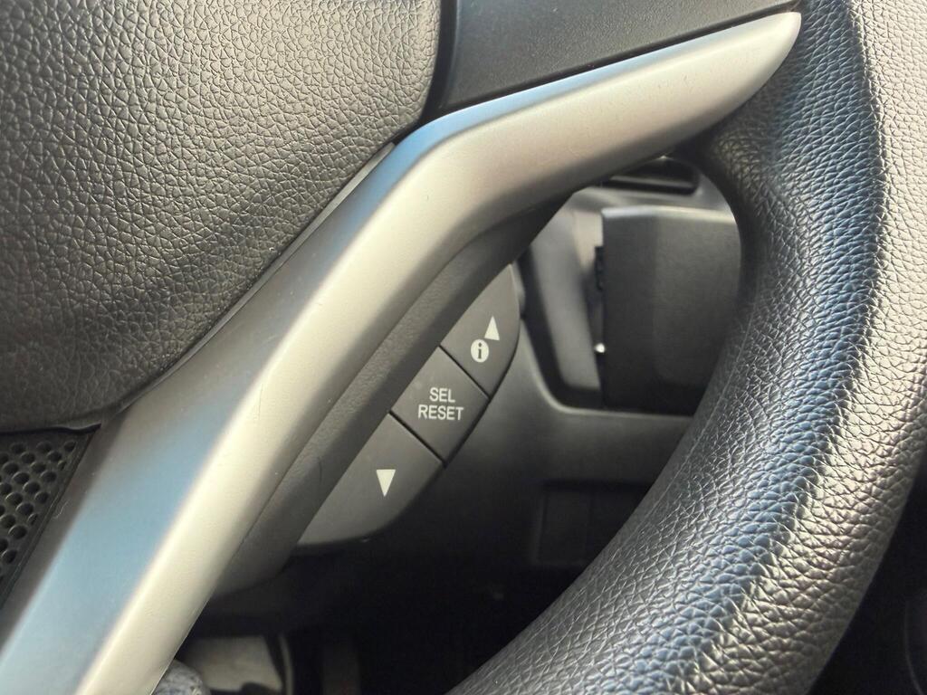 2014 Honda Jazz thumbnail 23