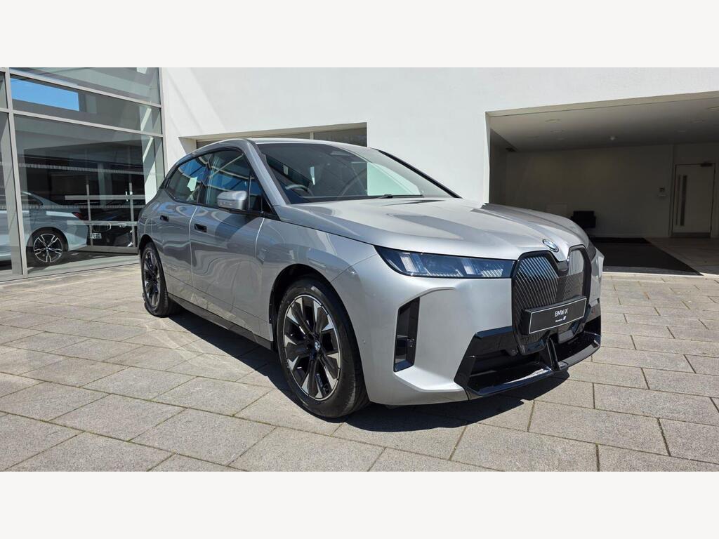 BMW iX