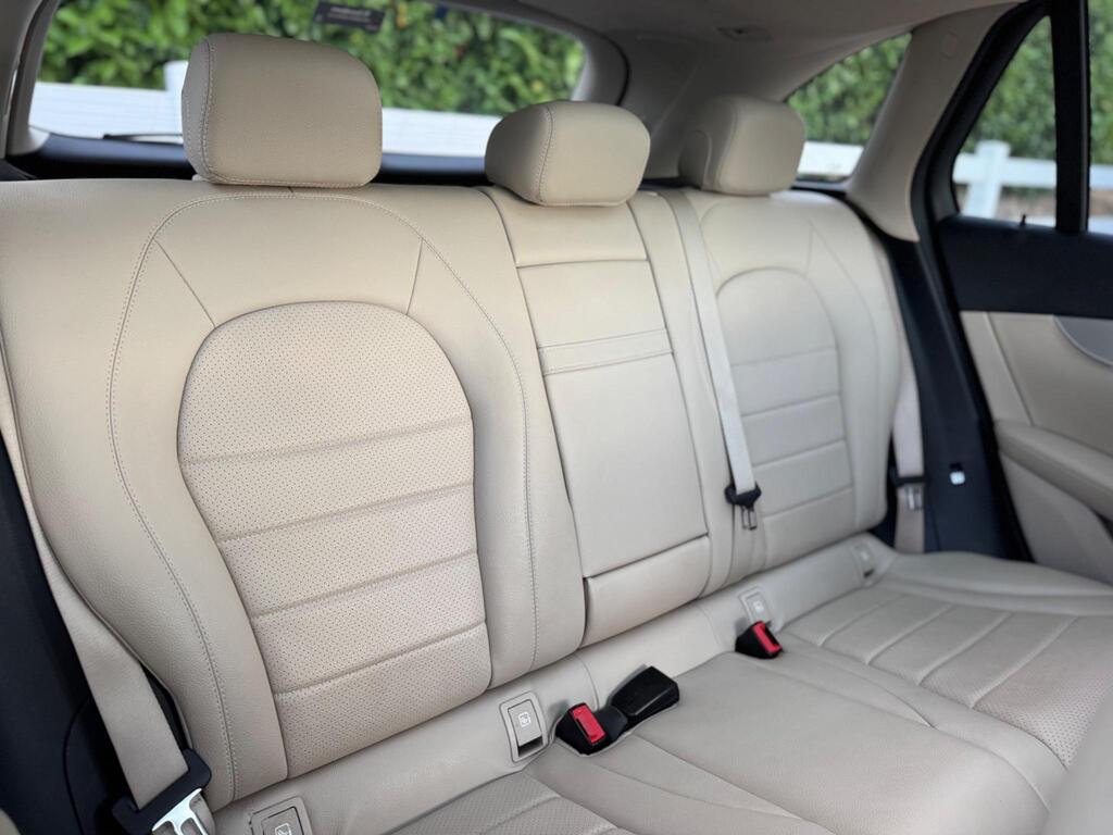 Mercedes-Benz GLC 2.1 GLC220d Sport (Premium) G-Tronic 4MATIC Euro 6 (s/s) 5dr thumbnail 12