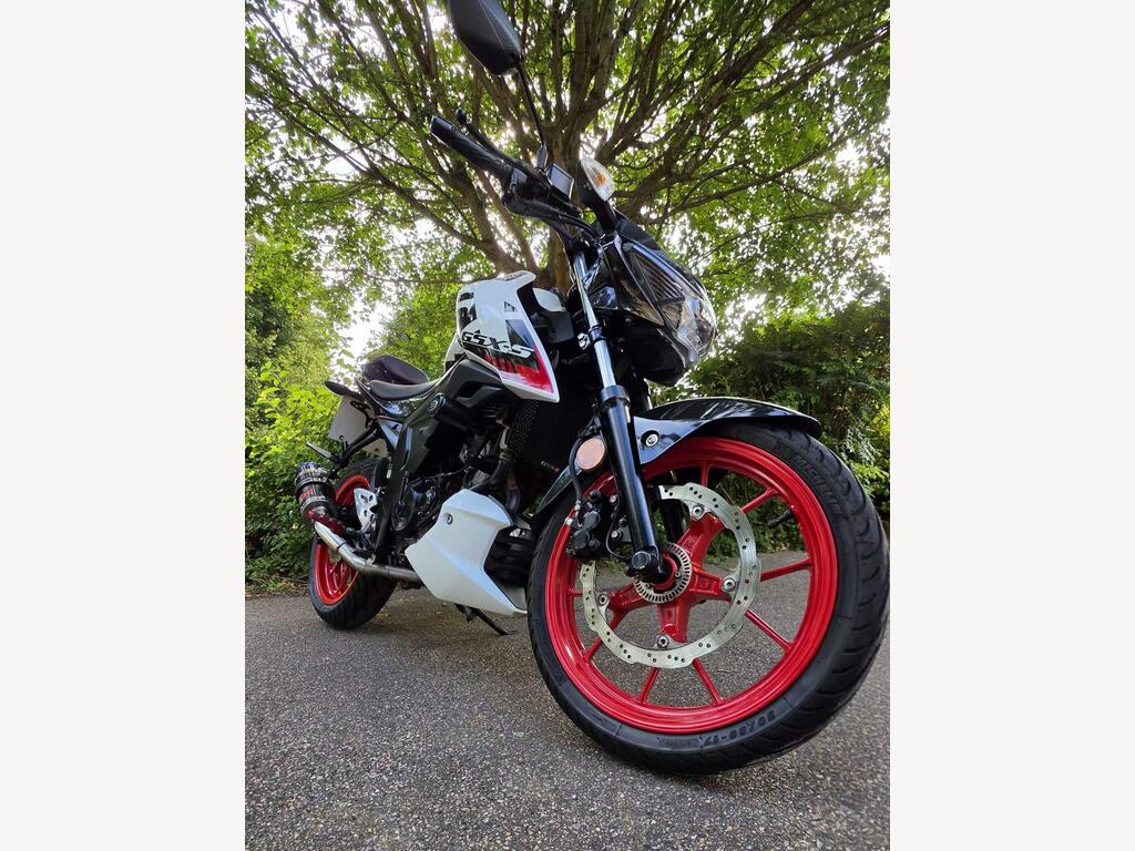 Suzuki GSX-S125