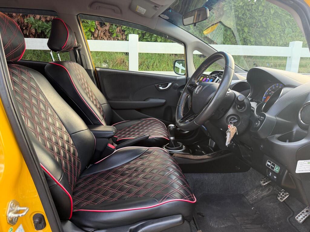 2012 Honda Fit thumbnail 17