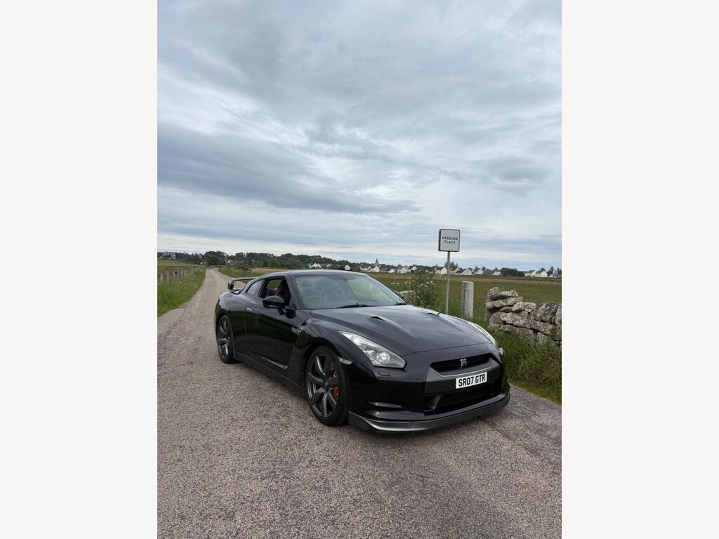 Nissan GT-R