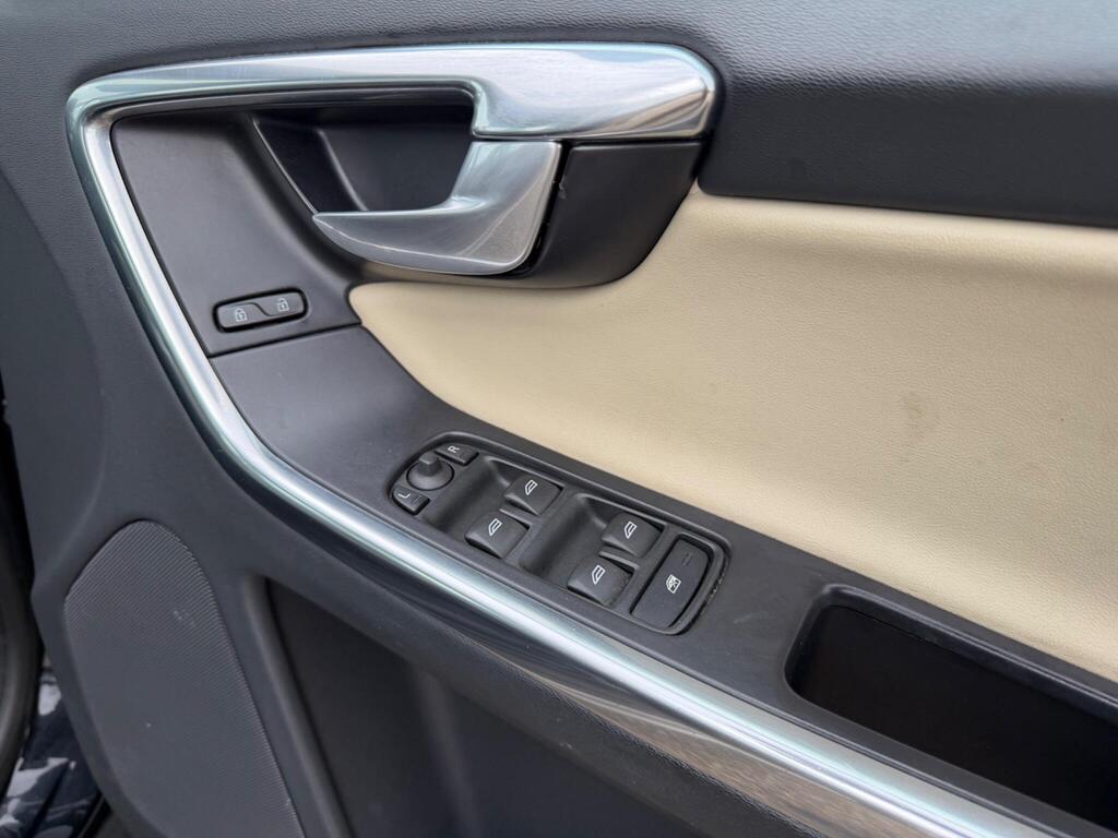 2012 Volvo XC60 thumbnail 28
