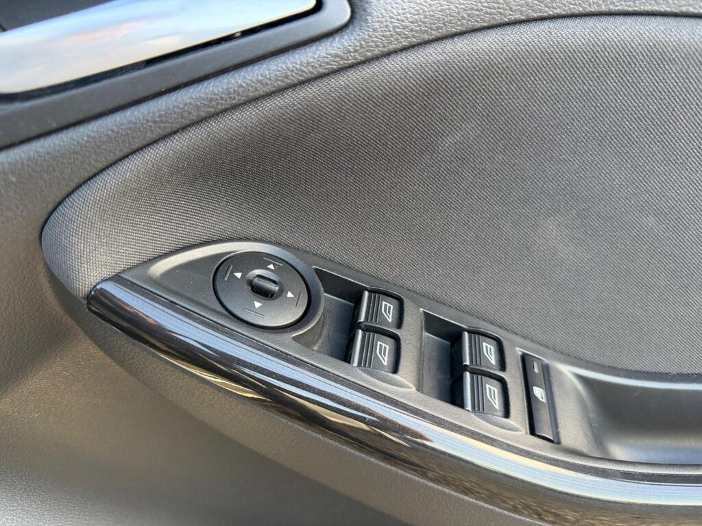 2017 Ford Focus thumbnail 34