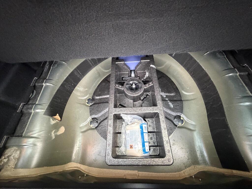 Vauxhall Astra 1.6 CDTi ecoFLEX Tech Line Sports Tourer Euro 6 (s/s) 5dr thumbnail 27