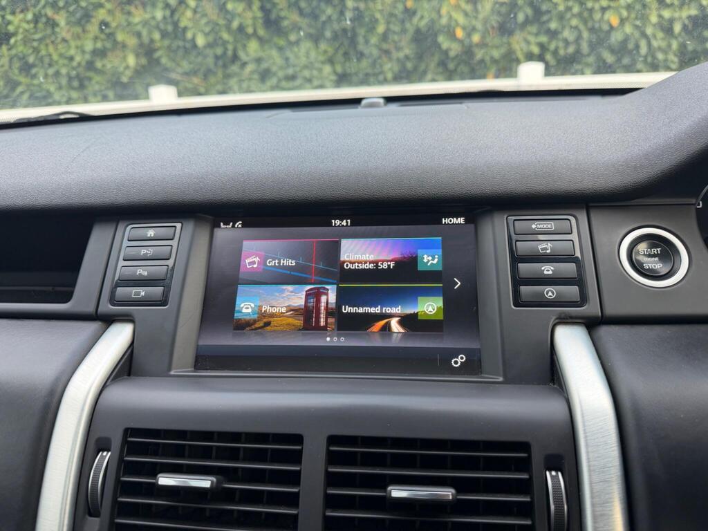 2016 Land Rover Discovery Sport thumbnail 28