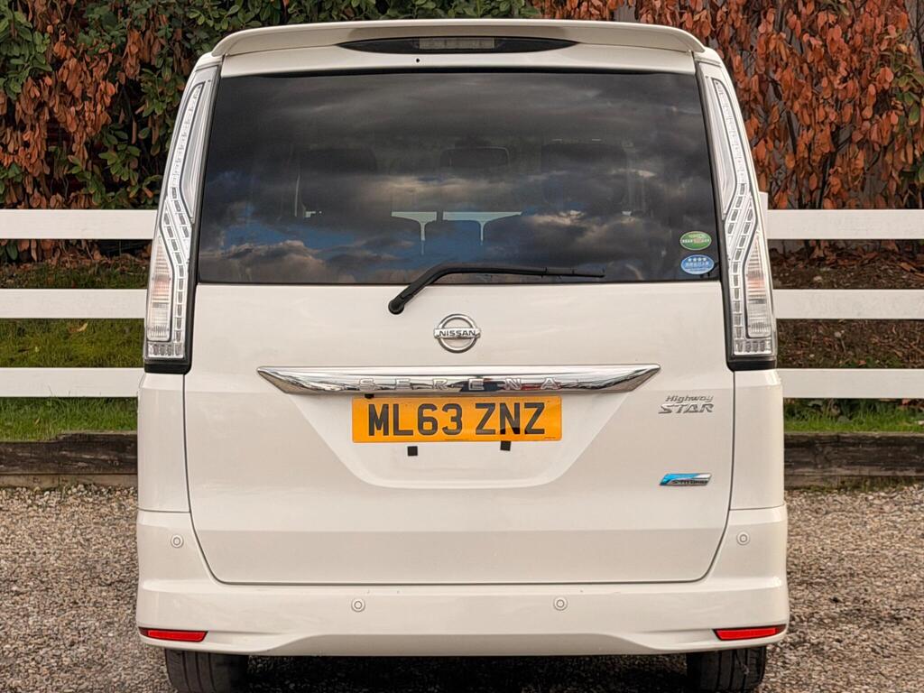 2014 Nissan Serena thumbnail 16