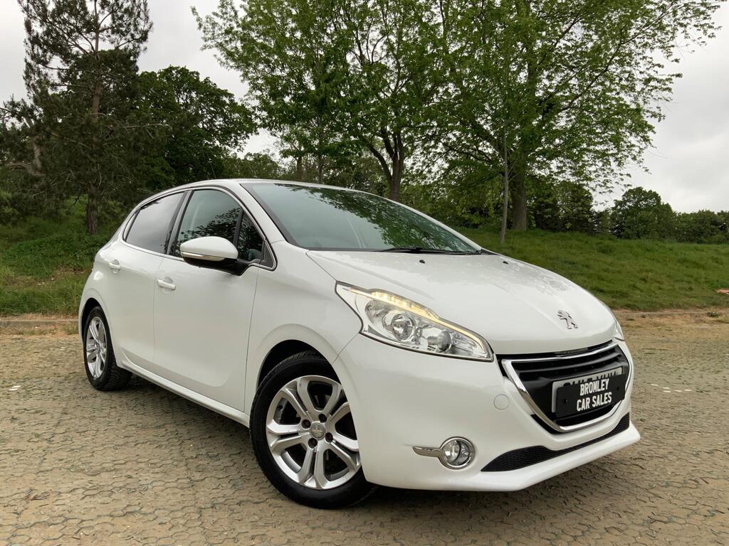 Peugeot 208 Hatchback 1.2 VTi PureTech Allure Euro 6 5dr