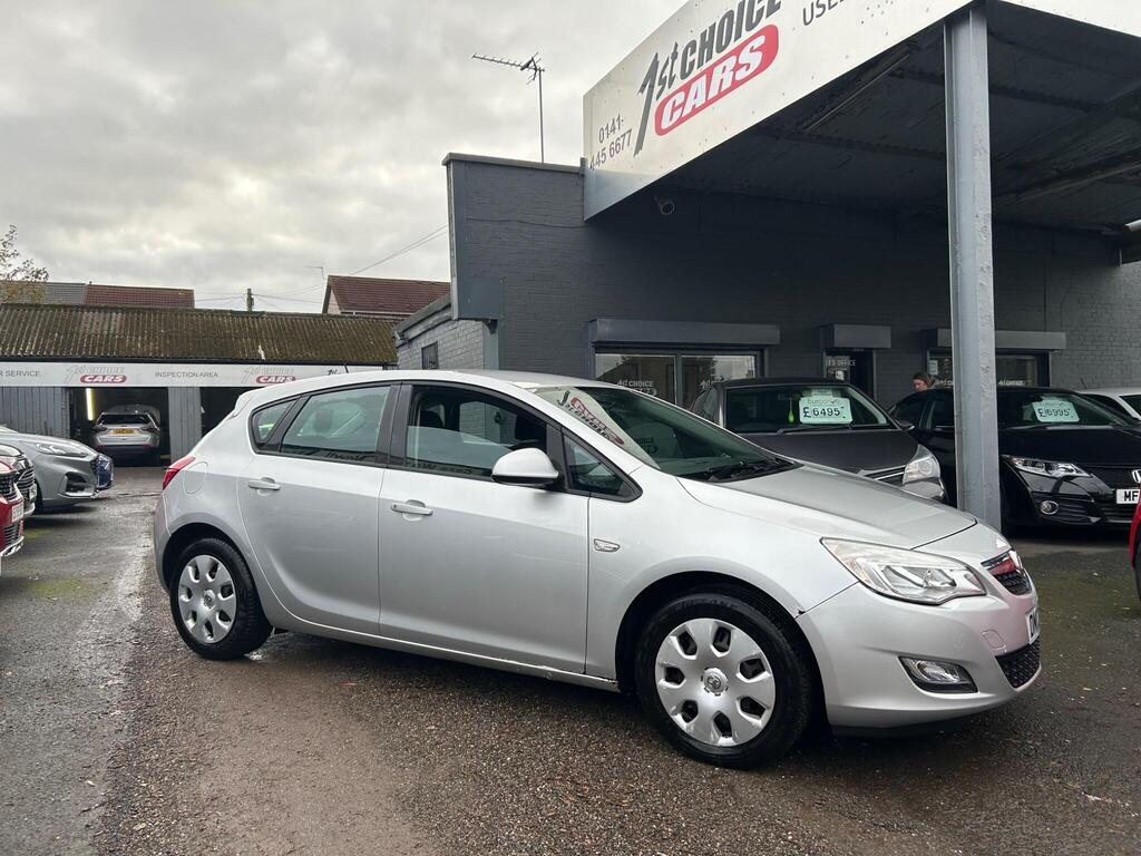 Vauxhall Astra Hatchback 1.6 16v Exclusiv Euro 5 5dr