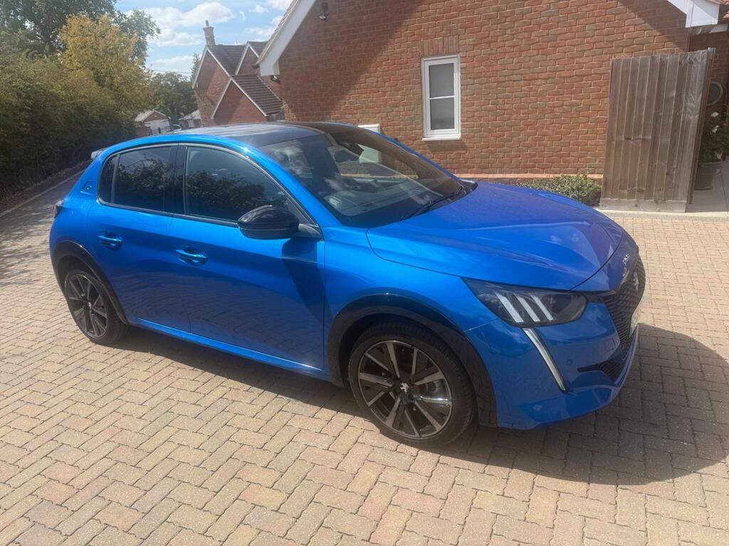 Peugeot E-208