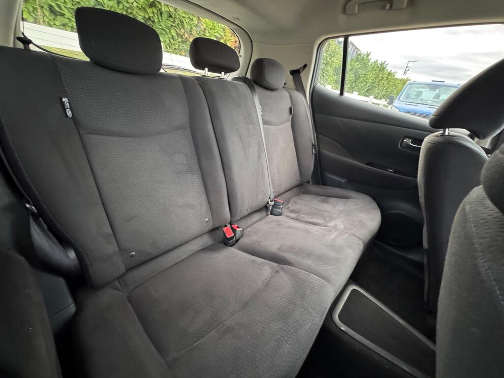 Nissan Leaf 24kWh Acenta Auto 5dr thumbnail 13