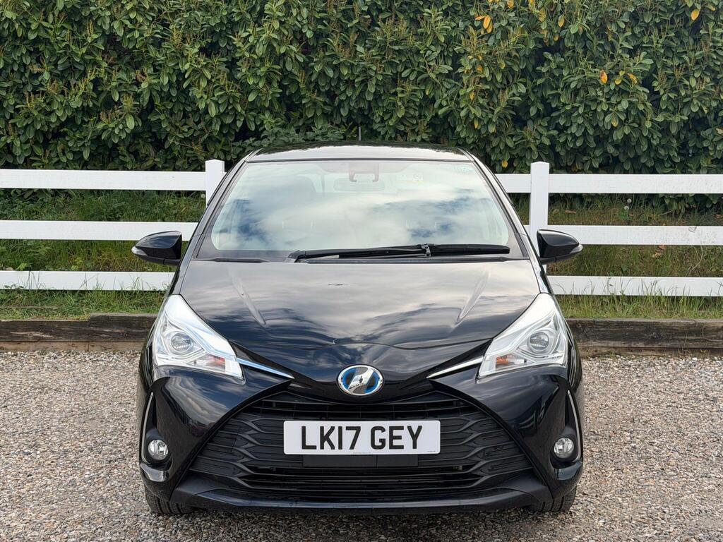 2017 Toyota Yaris thumbnail 5
