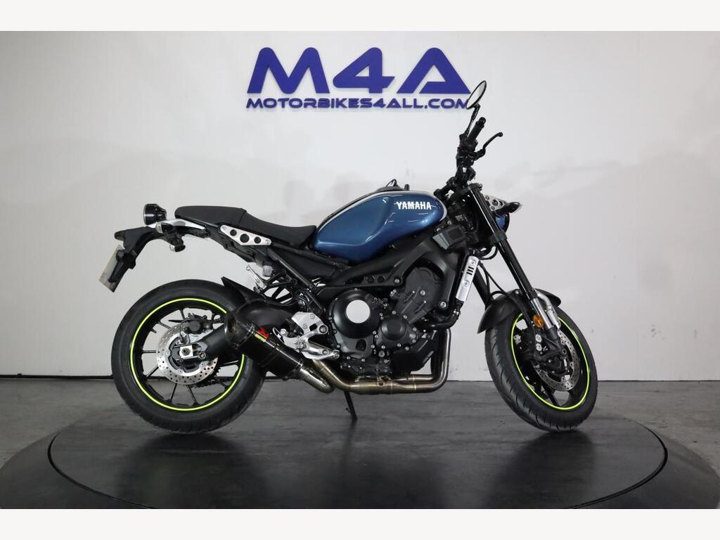 Yamaha XSR900