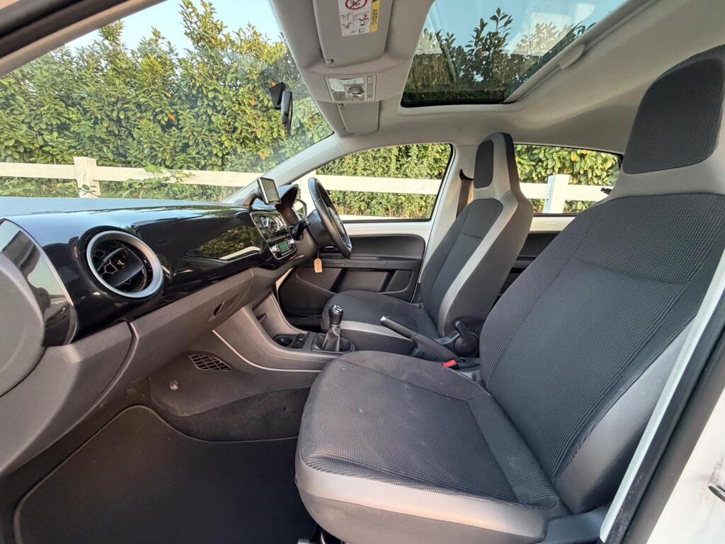 2015 Volkswagen up! thumbnail 26