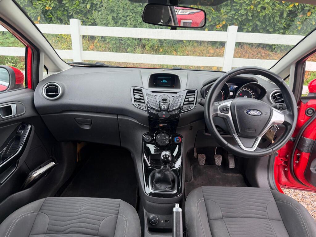 2013 Ford Fiesta thumbnail 2