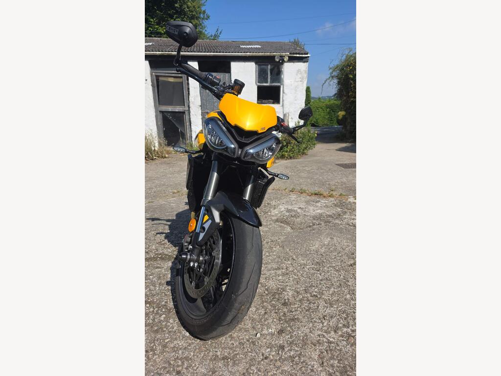 Triumph Street Triple 765