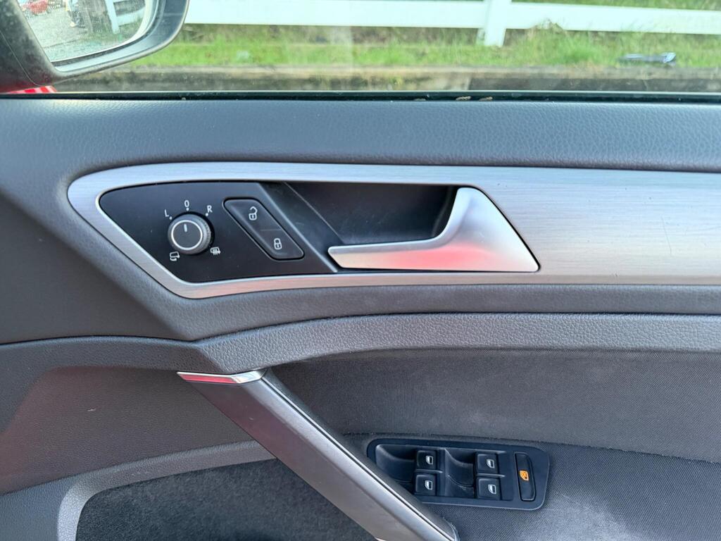 2014 Volkswagen Golf thumbnail 26