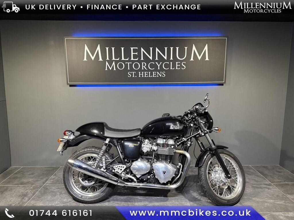 Triumph Thruxton 900