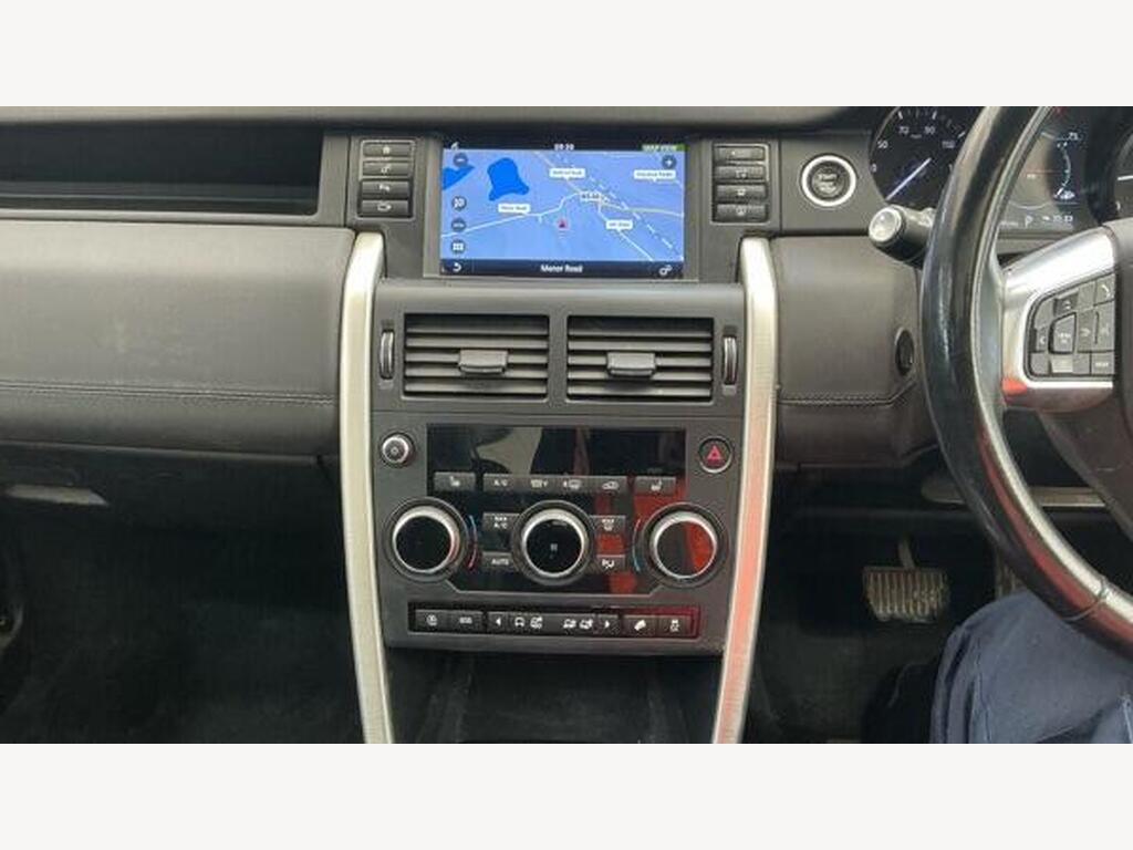 2018 Land Rover Discovery Sport thumbnail 10