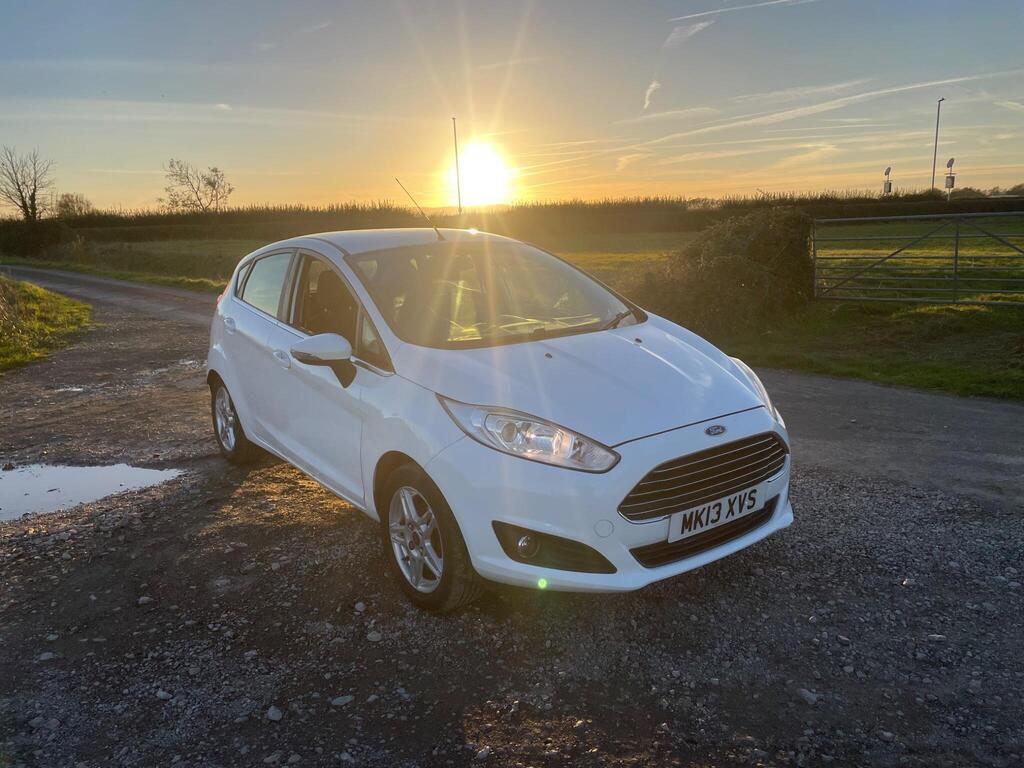 Ford Fiesta Hatchback 1.0T EcoBoost Zetec Euro 5 (s/s) 5dr