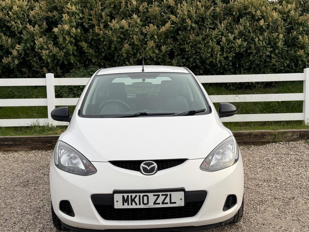 2010 Mazda Mazda2 thumbnail 2