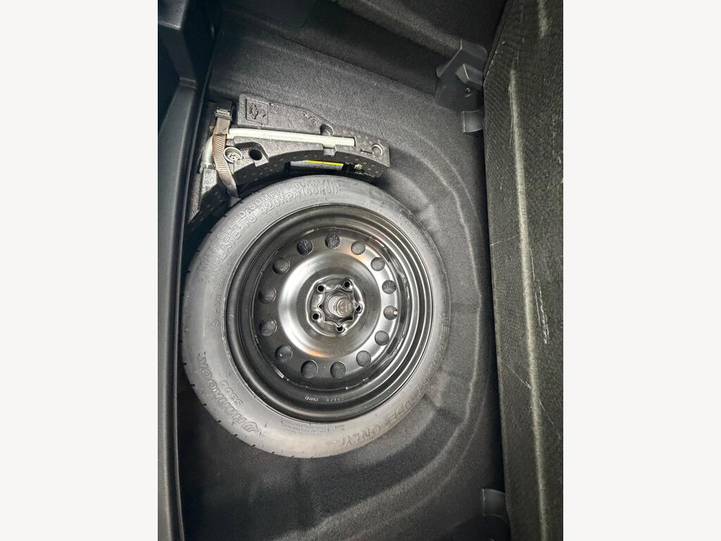 2016 Volkswagen Golf thumbnail 32