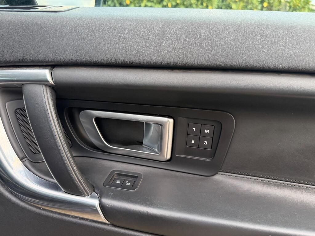 2016 Land Rover Discovery Sport thumbnail 26
