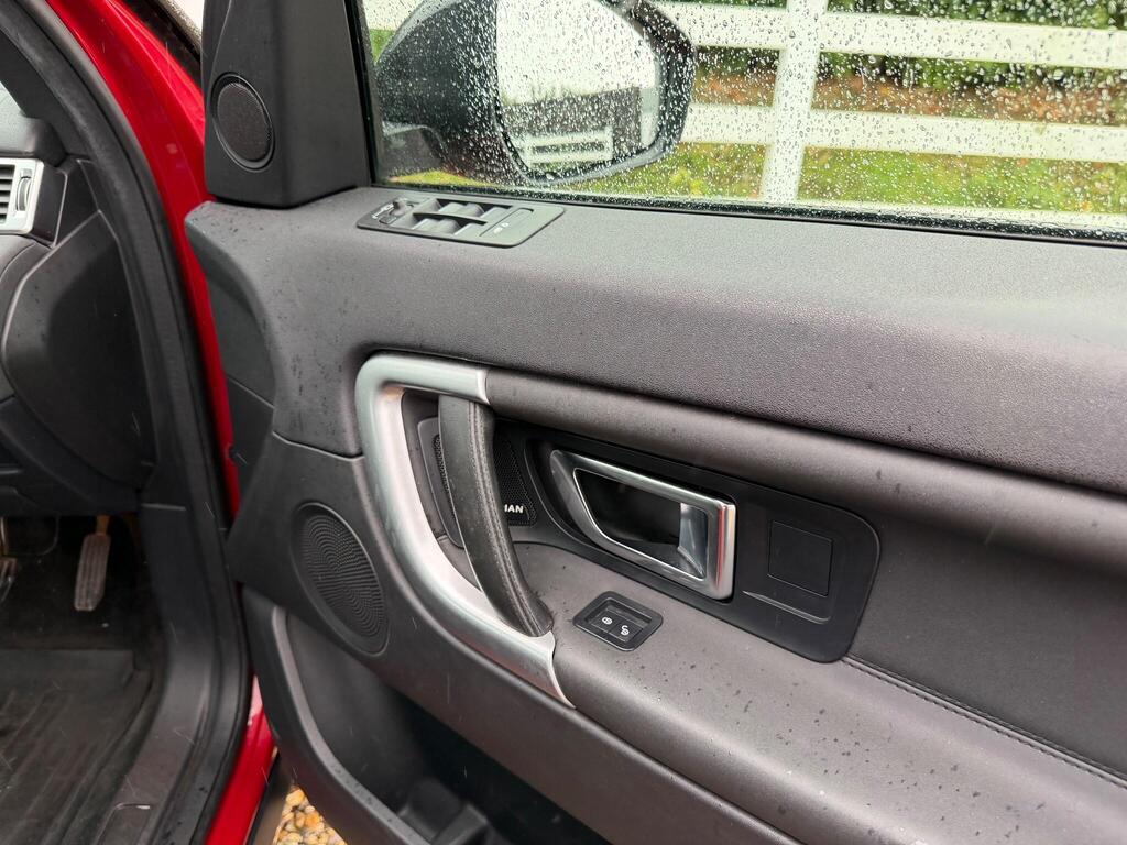 Land Rover Discovery Sport 2.0 Si4 HSE Auto 4WD Euro 6 (s/s) 5dr thumbnail 28