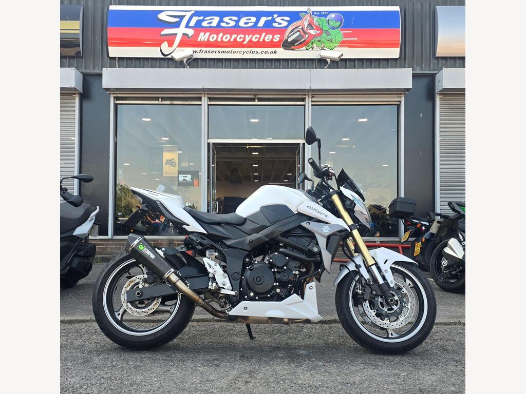 Suzuki GSR750