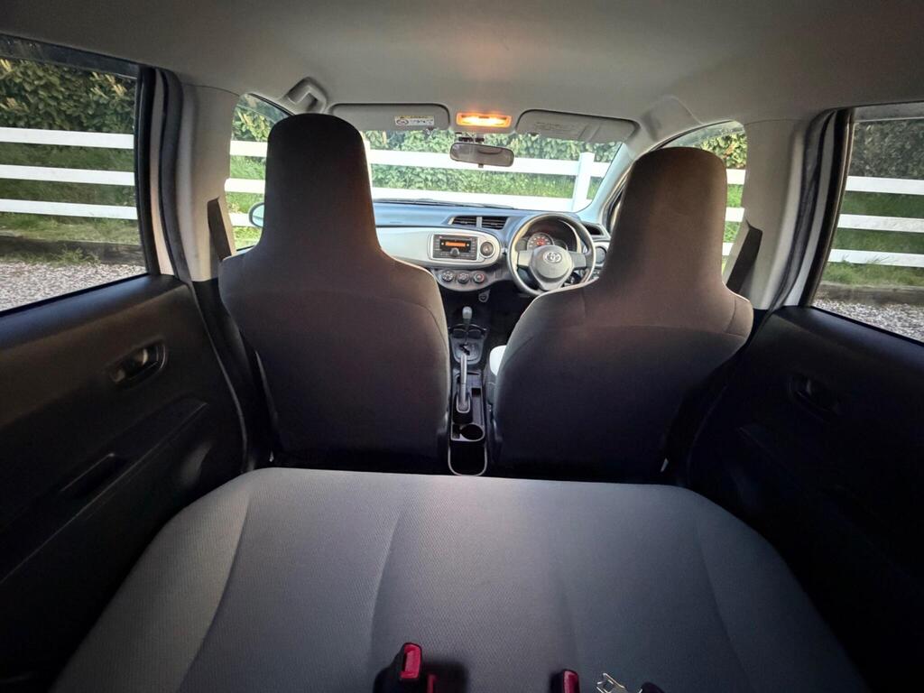 2012 Toyota Yaris thumbnail 28