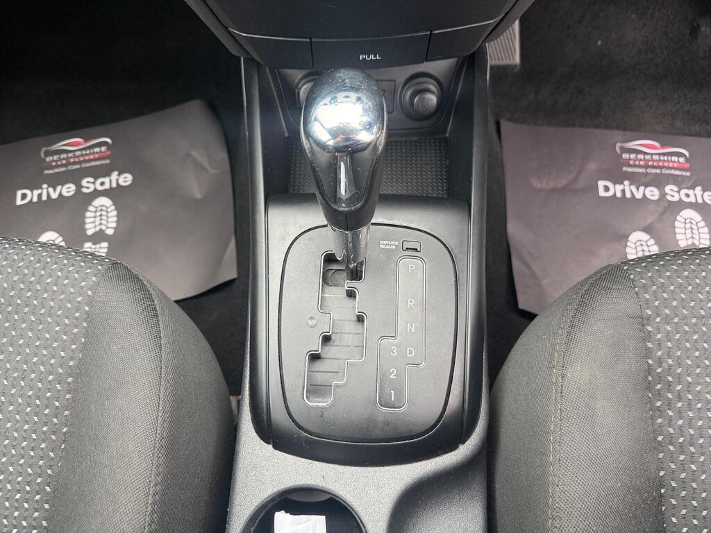 2011 Hyundai i30 thumbnail 15