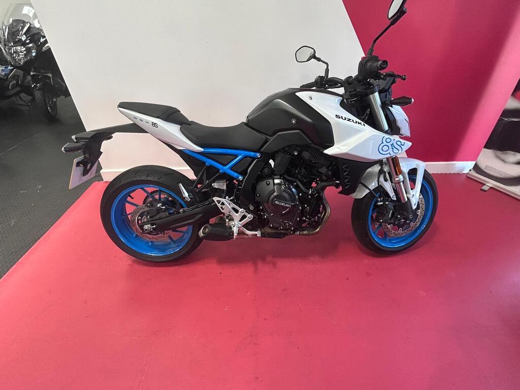Suzuki GSX-8S