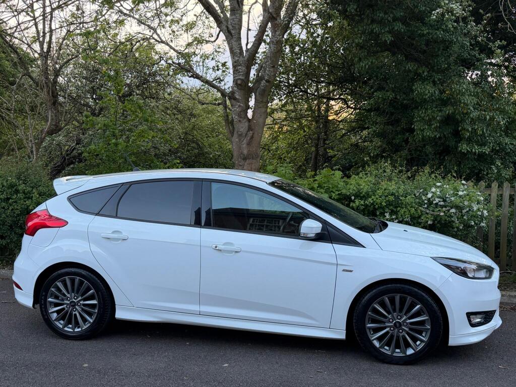 Ford Focus Hatchback 1.0T EcoBoost ST-Line Euro 6 (s/s) 5dr