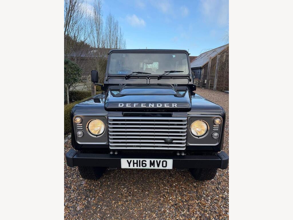 Land Rover Defender 110