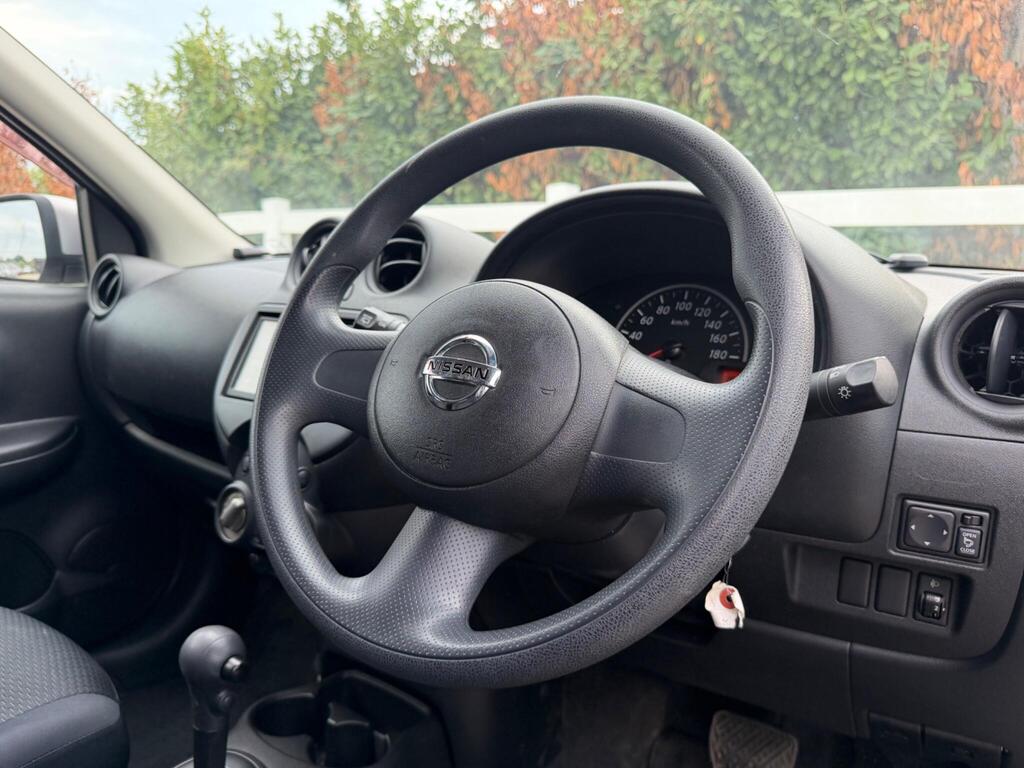 2013 Nissan Micra thumbnail 32