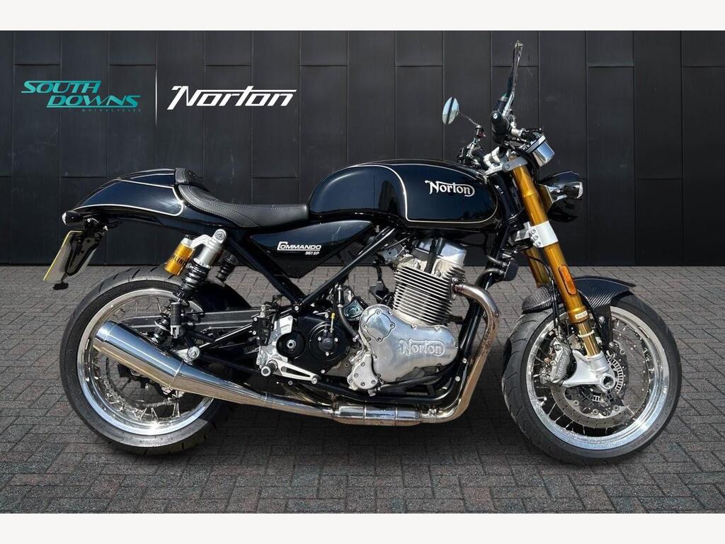 Norton Commando 961