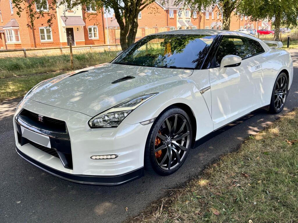 Nissan GT-R