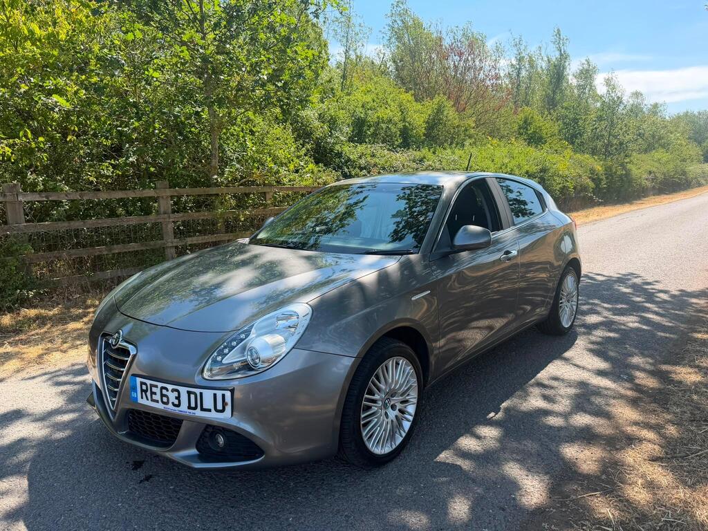 Alfa Romeo Giulietta Hatchback 1.4 TB Lusso Euro 5 (s/s) 5dr
