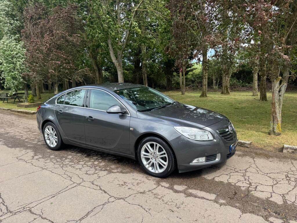 Vauxhall Insignia Hatchback 1.8 16V Exclusiv Euro 5 5dr