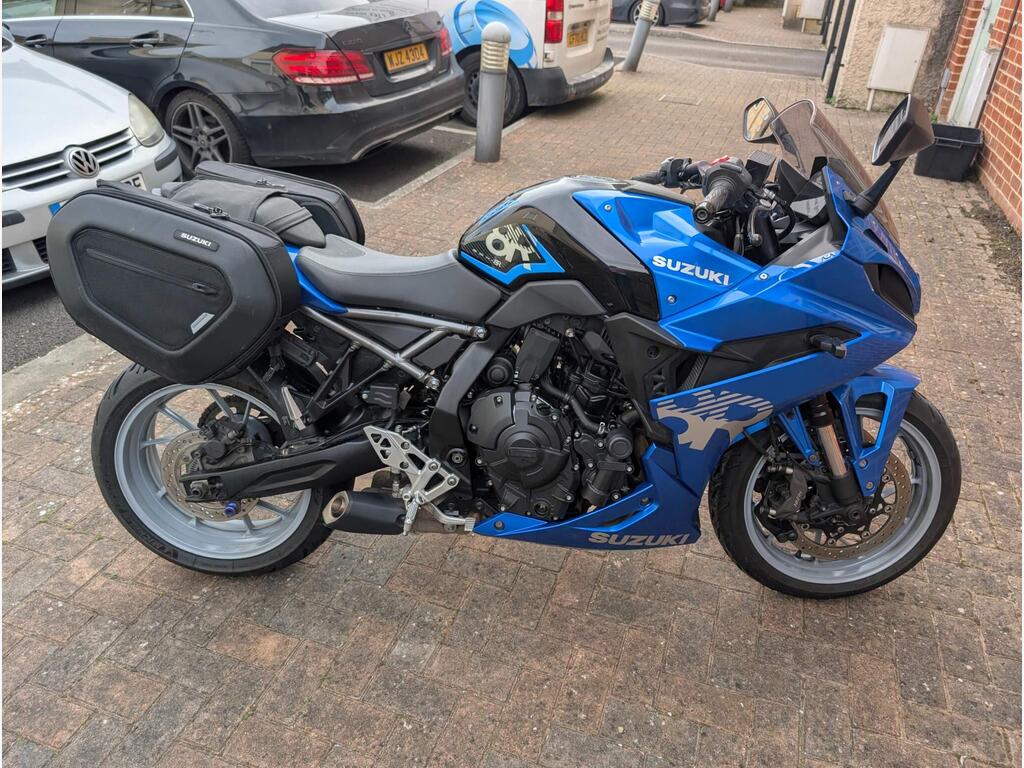 Suzuki GSX-8R