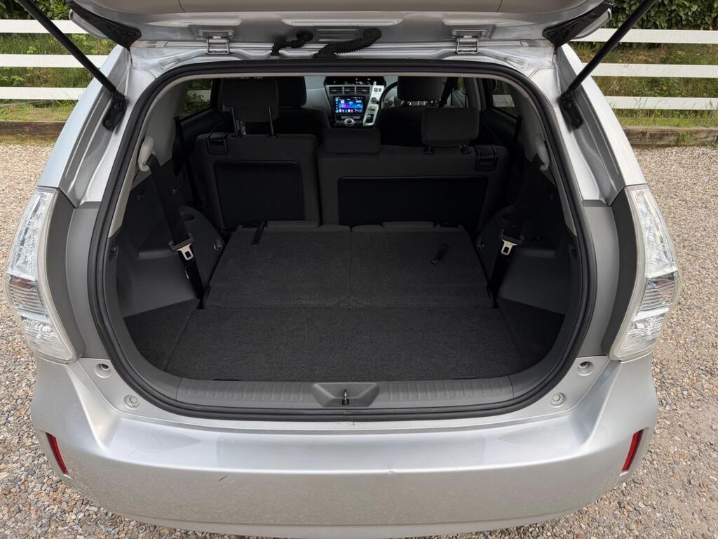 2013 Toyota Prius+ thumbnail 24