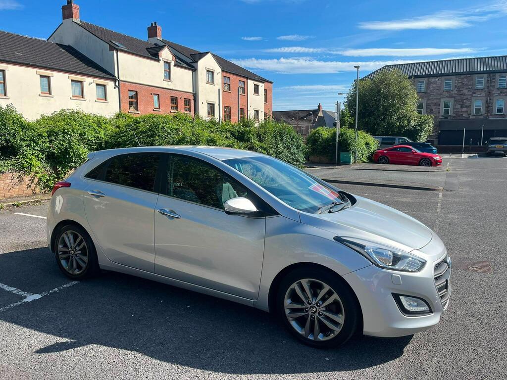 Hyundai i30 Hatchback 1.6 CRDi Blue Drive Premium Euro 6 (s/s) 5dr