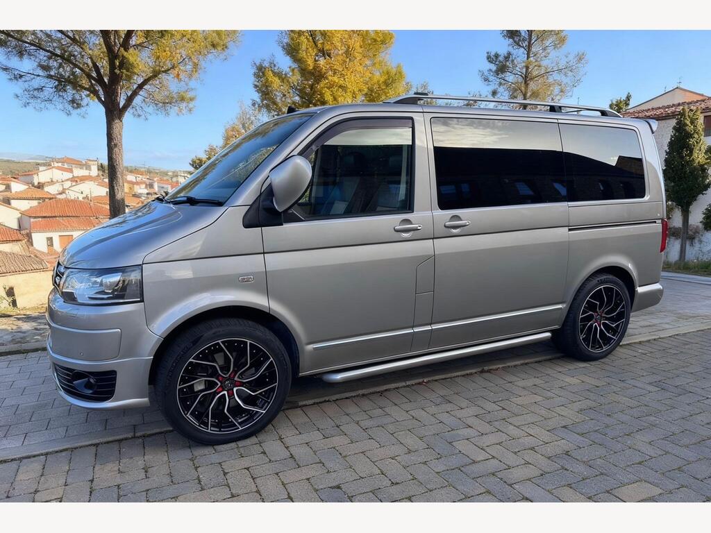 Volkswagen Caravelle MPV 2.0 BiTDI Business DSG Euro 5 5dr