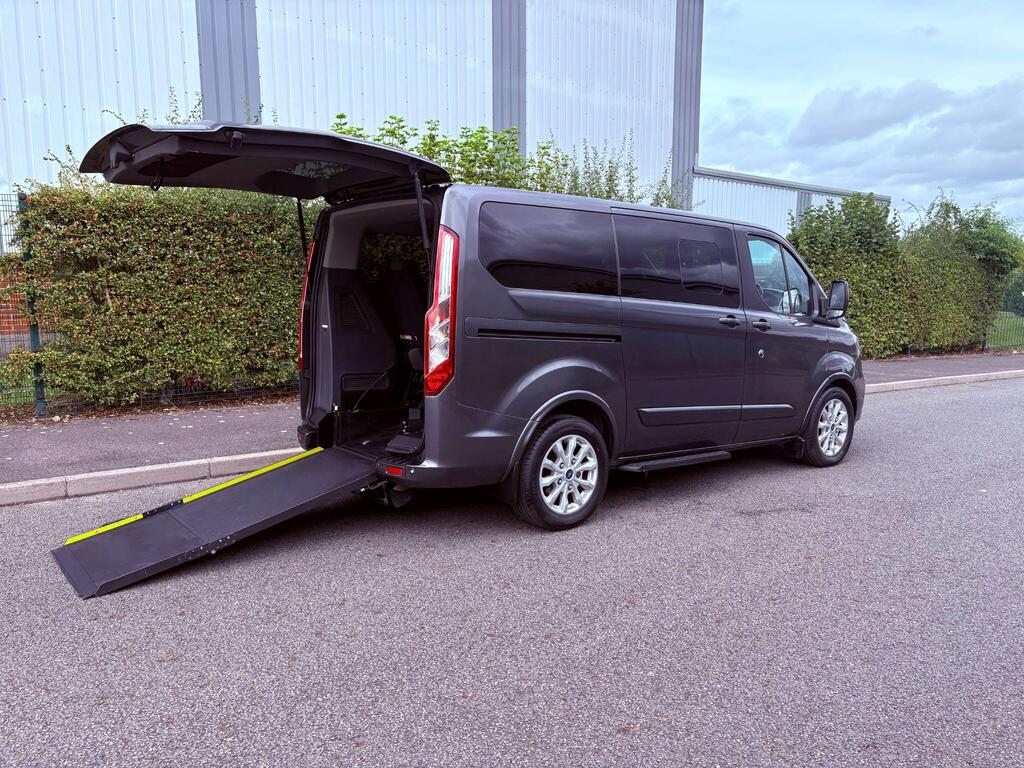 Ford Tourneo Custom Minibus 2.0 310 EcoBlue Titanium Auto L1 Euro 6 (s/s) 5dr