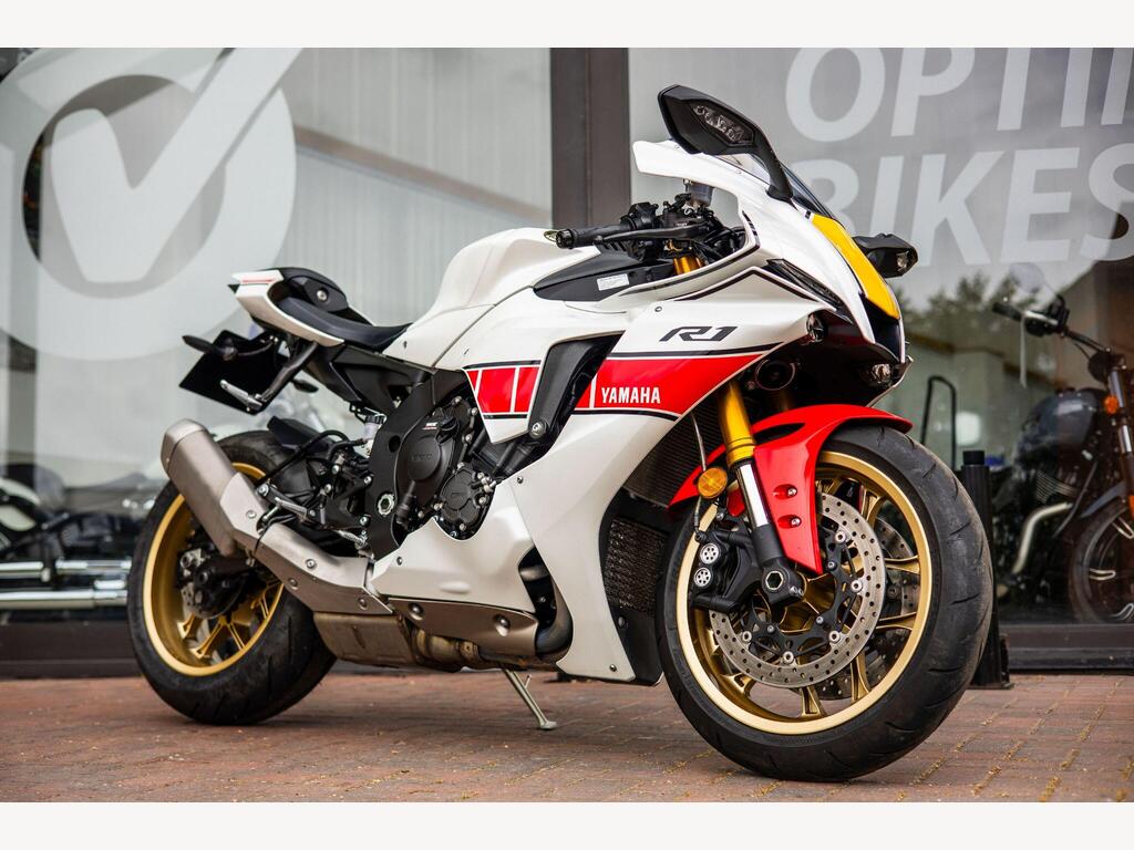 Yamaha R1