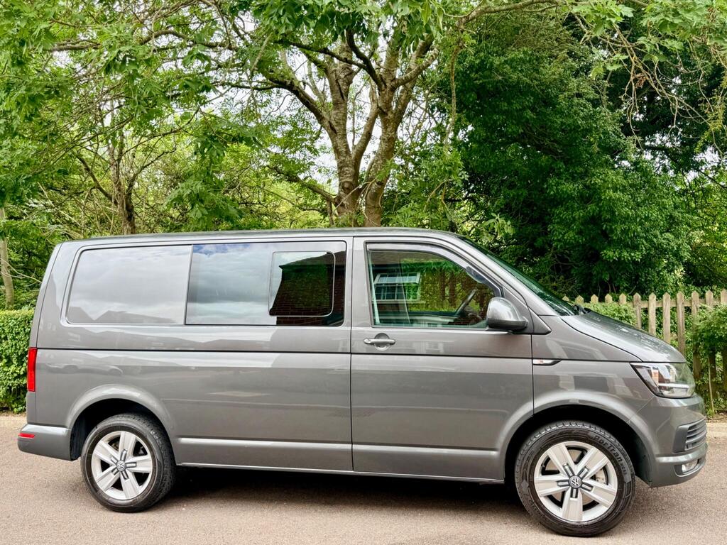 Volkswagen Transporter Combi Van 2.0 TDI T32 BlueMotion Tech Highline Kombi DSG FWD SWB Euro 6 (s/s) 5dr