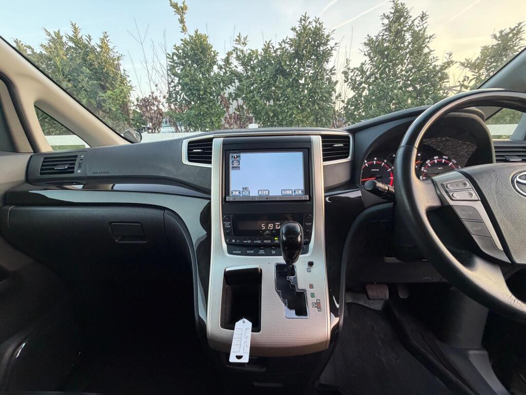 2013 Toyota Vellfire thumbnail 20