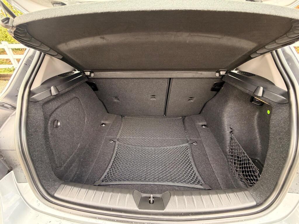 2016 BMW 1 Series thumbnail 53