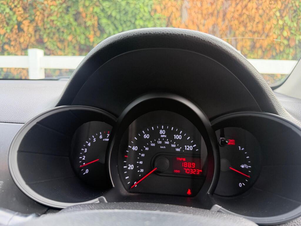 2011 Kia Picanto thumbnail 19