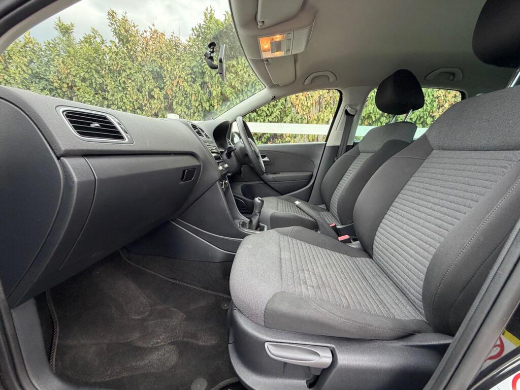 2013 Volkswagen Polo thumbnail 30